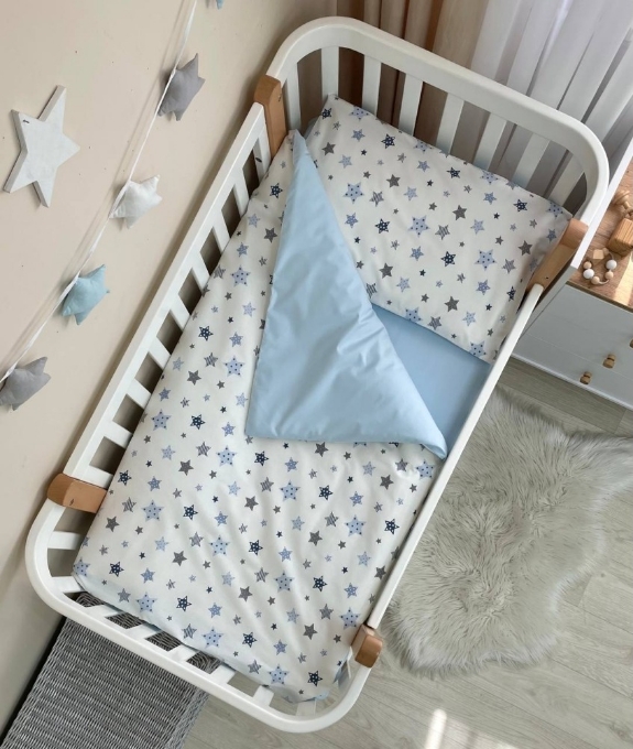 Set lenjerie de schimb pentru patut bebe 3 piese Stelute albastre (3)
